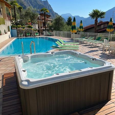Appartamenti Villa Clivia 利莫内-苏尔加达 外观 照片