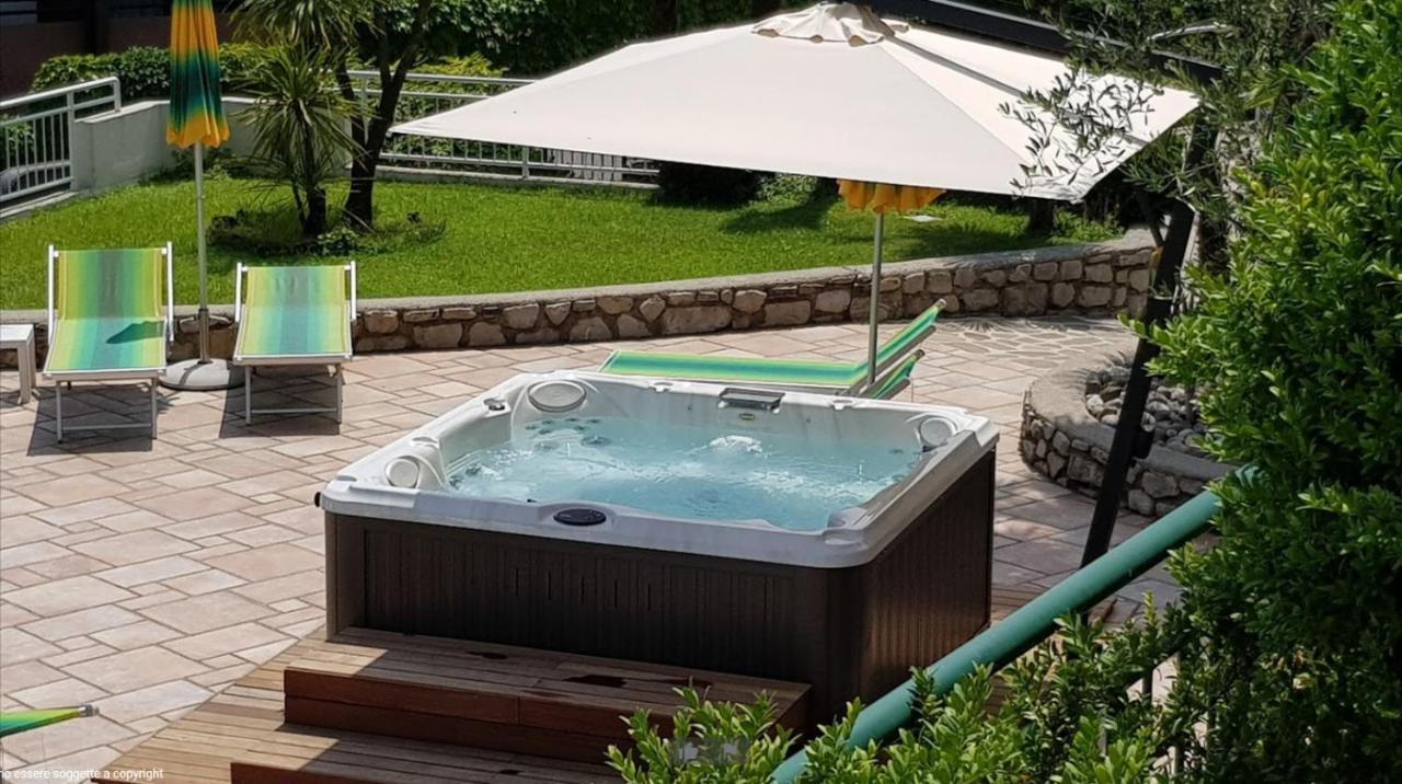 Appartamenti Villa Clivia 利莫内-苏尔加达 外观 照片